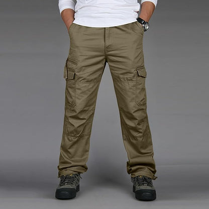 Men's trousers with patch pockets and straight cut