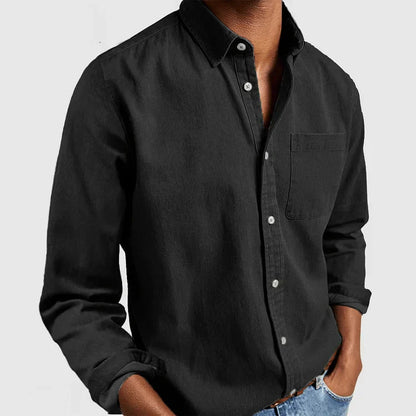Long-sleeved men's shirt with chest pocket and textured fabric
